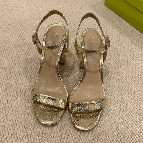 HOLIDAY SALE! 🎁 
Gianni Bini block heels - Picture 2 of 6